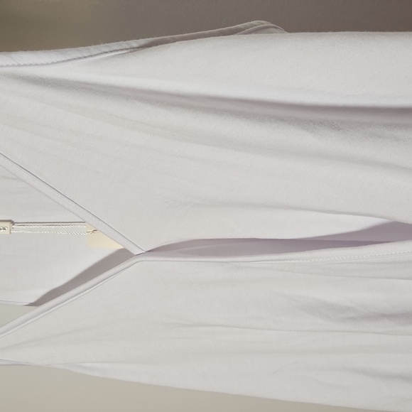 NWT AOKOSOR Women's Deep V Neck Wrap Spaghetti Strap Tank, Size Medium - Picture 6 of 12